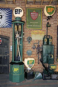 Britanic action twin 1 Gallon Pump - BP Colours