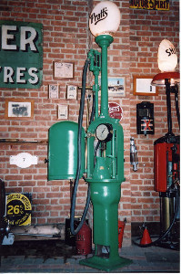 Gilbert and Barker Model T 8 Pump in Pratts Colours