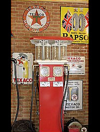 Texaco Double Pump with 4 x 1 Gall Cylinders